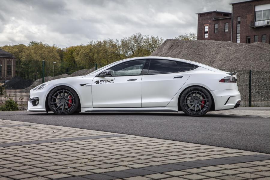  Tesla Model S P100D by  Prior Design 2017 года  (фото 8 из 14)